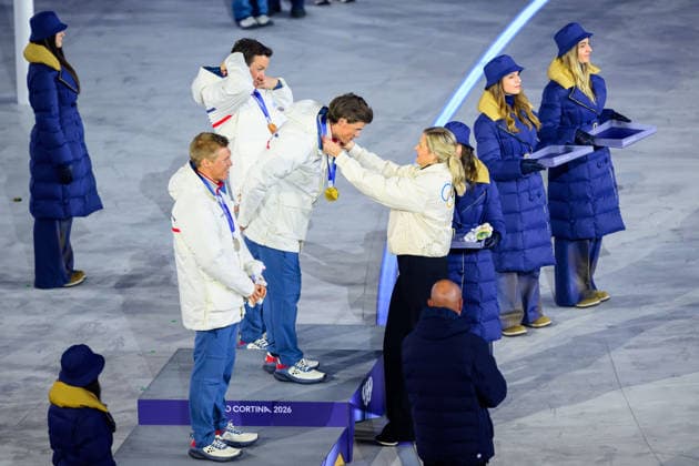260222 Silver medalist Martin Lowstroem Nyenget of Norway, gold medalist Johannes Hosflot Klaebo of Norway and bronze medalist Emil Iversen of Norway with IOC President Kirsty Coventry during the medal ceremony for men s 50km classic technique cross-country skiing during the Closing Ceremony of the 2026 Winter Olympics on February 22, 2026 in Verona. Photo: Mathias Bergeld BILDBYRAN kod MB MB1342 Olympic Games, Olympische Spiele, Olympia, OS olympics winter olympics os ol olympiska spel vinter-os olympiske leker milano cortina 2026 milan cortina 2026 milano cortina 2026 olympic games milano cortina 2026 winter olympic games milano cortina-os milano cortina-ol vinter-ol 16 bbeng avslutningsceremoni closing ceremony Norway norge medal medalj Gold guld *** 260222 Silver medalist Martin Lowstroem Nyenget of Norway, gold medalist Johannes Hosflot Klaebo of Norway and bronze medalist Emil Iversen of Norway with IOC President Kirsty Coventry during the medal ceremony for men s 50km classic technique cross country skiing during the Closing Ceremony of the 2026 Winter Olympics on February 22, 2026 in Verona Photo Mathias Bergeld BILDBYRAN kod MB MB1342 olympic games olympics winter olympics os ol olympiska spel vinter os olympiske leker milano cortina 2026 milan cortina 2026 milano cortina 2026 olympic games milano cortina 2026 winter olympic games milano cortina os milano cortina ol vinter ol 16 bbeng avslutningsceremoni closing ceremony Norway norge medal medalj Gold guld  Copyright: MATHIASxBERGELD BB260222MB045