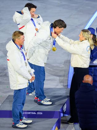 260222 Silver medalist Martin Lowstroem Nyenget of Norway, gold medalist Johannes Hosflot Klaebo of Norway and bronze medalist Emil Iversen of Norway with IOC President Kirsty Coventry during the medal ceremony for men s 50km classic technique cross-country skiing during the Closing Ceremony of the 2026 Winter Olympics on February 22, 2026 in Verona. Photo: Mathias Bergeld BILDBYRAN kod MB MB1342 Olympic Games, Olympische Spiele, Olympia, OS olympics winter olympics os ol olympiska spel vinter-os olympiske leker milano cortina 2026 milan cortina 2026 milano cortina 2026 olympic games milano cortina 2026 winter olympic games milano cortina-os milano cortina-ol vinter-ol 16 bbeng avslutningsceremoni closing ceremony Norway norge medal medalj Gold guld *** 260222 Silver medalist Martin Lowstroem Nyenget of Norway, gold medalist Johannes Hosflot Klaebo of Norway and bronze medalist Emil Iversen of Norway with IOC President Kirsty Coventry during the medal ceremony for men s 50km classic technique cross country skiing during the Closing Ceremony of the 2026 Winter Olympics on February 22, 2026 in Verona Photo Mathias Bergeld BILDBYRAN kod MB MB1342 olympic games olympics winter olympics os ol olympiska spel vinter os olympiske leker milano cortina 2026 milan cortina 2026 milano cortina 2026 olympic games milano cortina 2026 winter olympic games milano cortina os milano cortina ol vinter ol 16 bbeng avslutningsceremoni closing ceremony Norway norge medal medalj Gold guld  Copyright: MATHIASxBERGELD BB260222MB046