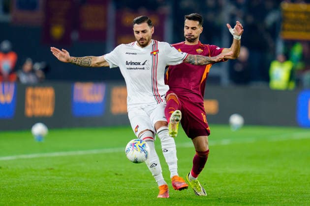 AS Roma v US Cremonese - Serie A Enilive Zeki Celik of AS Roma and Giuseppe Pezzella of US Cremonese compete for the ball during the serie Serie A Enilive match between AS Roma and US Cremonese at Stadio Olimpico on February 22, 2026 in Rome, Italy Rome Stadio Olimpico Lazio Italy Copyright: xGiuseppexMaffiax 260222_SerieA_Roma-Cremonese_07156
