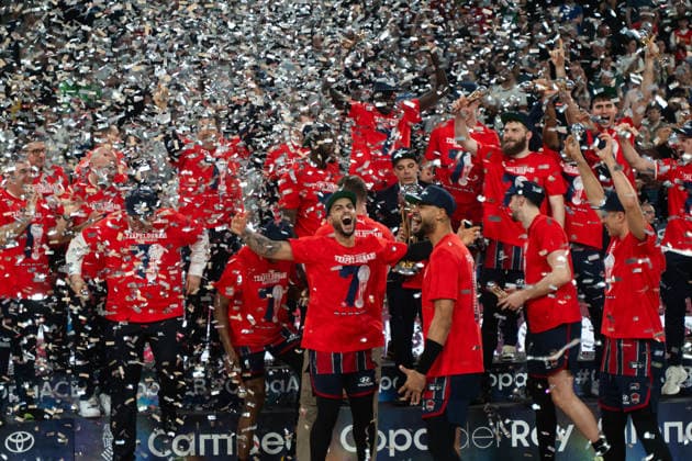 El Rey preside la final de la Copa de S.M. el Rey de baloncesto en Valencia Los jugadores del Baskonia celebran tras ganar la final de la Copa de S.M. el Rey de baloncesto, en el Roig Arena, a 22 de febrero de 2026, en Valencia, Comunidad Valenciana (Espana). En la final se enfrentan el Real Madrid y el Baskonia tras ganar en las semifinales a Valencia Basket y Barça, respectivamente. La Copa del Rey 2026 será su primera final copera directa en el formato actual; en otras ediciones se han cruzado sobre todo en cuartos o semifinales, pero no en el partido decisivo. 22 FEBRERO 2026;REY;ACB;FINAL;COPA DEL REY;BALONCESTO;2026;VALENCIA;ROIG ARENA Valencia (Comunidad Valenciana) Valencia (Comunidad Valenciana) Espana Copyright: xJorgexGilx 7314554