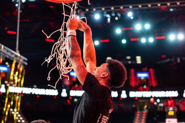 GER, BMW Top Four, Basketball BBL Pokal, Finale, BMA365 Bamberg Baskets - ALBA Berlin. 22.02.2026, SAP Garden, München, GER, BMW Top Four, Basketball BBL Pokal, Finale, BMA365 Bamberg Baskets - ALBA Berlin. Ibi Watson (BMA365 Bamberg Baskets, 2) schneidet das Netz ab Foto Alexander Trienitz München SAP Garden Bayern Deutschland