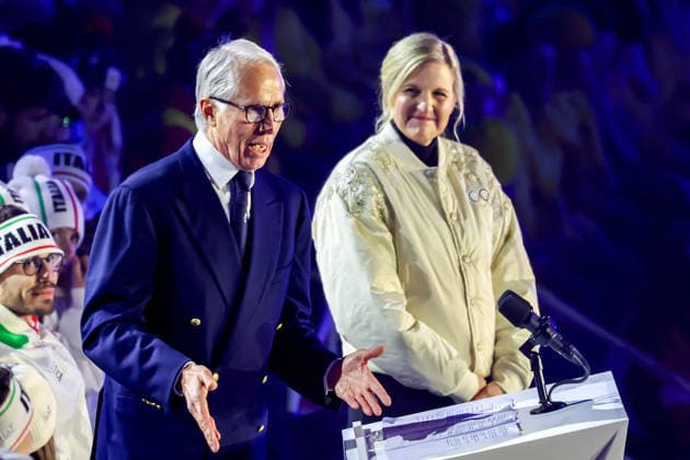 President of the International Olympic Committee (IOC) Kirsty Coventry looks on as President of the Organizing Committee for the Olympic and Paralympic Winter games, Winterspiele,Spiele, Summer games Milano Cortina 2026 Giovanni Malago speaks during the Closing Ceremony of the Milano Cortina 2026 Olympic Games, Olympische Spiele, Olympia, OS at Verona Arena in Verona, Italy, on Sunday, February 22, 2026. Norway won the most medals with a total of 41, with the United States following at 33.  ITA20260222149 AARONxJOSEFCZYK
