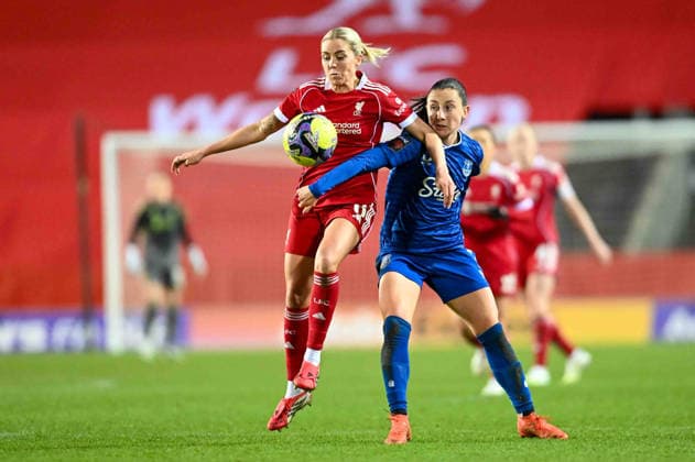 Clare Wheeler (7 Everton) and Denise O?Sullivan (6 Liverpool) battle during Women?s Fa cup game between Liverpool and Everton at St Helens Stadium St Helens, England Copyright: xClarexOverfieldx xSPPx Sportspressphoto_SPR96538
