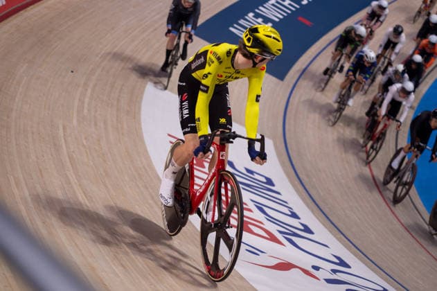 Action from the second heat of the Mens Points Race. Lloyds National Track cycling, Rad, Radsport, Bahnrad, Bahn Championship, National Cycling Centre, Manchester, England, 22nd Feb 2026. Copyright: xSeanxWalshx Sportspressphoto_SPR96549