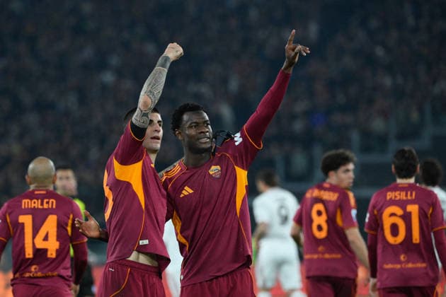 CALCIO - Serie A - AS Roma vs US Cremonese Romaâ??s Evan Ndicka and Romaâ??s Gianluca Mancini celebrates after scoring the goal 2-0 during the Italian Football Championship League A Enilive 2025 2026 match between AS Roma vs US Cremonese at the Olimpic Stadium in Rome on 22 February 2026. Rome Italy  Copyright: xIPAxSport ABACAx