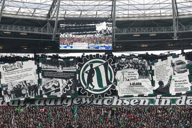 2. Bundesliga - Hannover 96 - Dynamo Dresden am 22.02.2026 in der Heinz von Heiden Arena in Hannover Die Hannover 96 Fans in der Nordkurve mit einer Choreo, Choreographie, Choreografie
