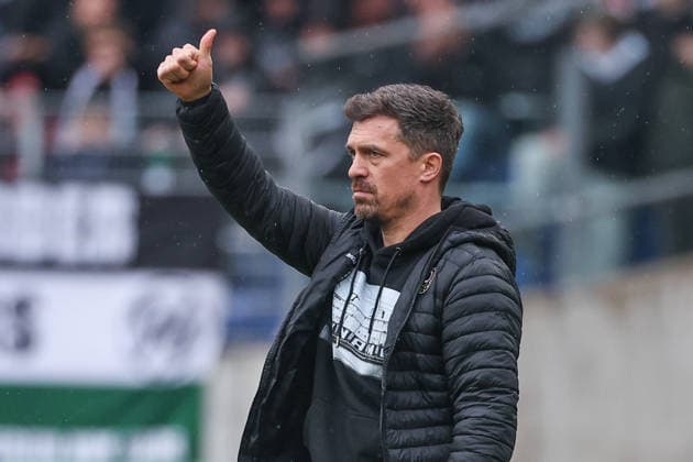 2. Bundesliga - Hannover 96 - Dynamo Dresden am 22.02.2026 in der Heinz von Heiden Arena in Hannover Trainer Thomas Stamm (Dresden) ist zufrieden