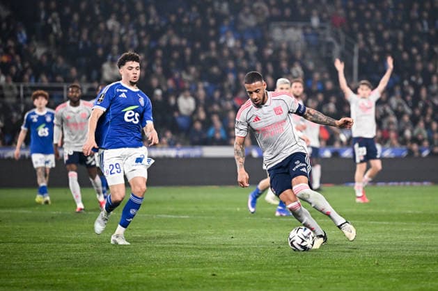 RC Strasbourg Alsace v Olympique Lyonnais - Ligue 1 McDonald s 29 Samir EL MOURABET (rcsa) - 08 Corentin TOLISSO (ol) during the Ligue 1 McDonald s match between Strasbourg and Lyon at Stade de la Meinau on February 22, 2026 in Strasbourg, France. Strasbourg France  Copyright: xFEPx 776348297