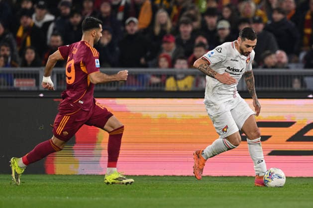 CALCIO - Serie A - AS Roma vs US Cremonese Zeki Celik of A.S. Roma and Giuseppe Pezzella of U.S. Cremonese are in action during the 26th day of the Serie A Championship between A.S. Roma and U.S. Cremonese at the Olympic Stadium on February 22, 2026 in Rome, Italy. Rome Italy  Copyright: xIPAxSport ABACAx