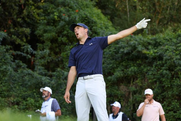 February 22, 2026, Pacific Palisades, California, USA: JORDAN SPIETH signals to fans after a wayward tee shot on the 7th hole during the final round of the Genesis Invitational at the Riviera Country club in Pacific Palisades, California. Pacific Palisades USA - ZUMAt158 20260222_zsp_t158_140 Copyright: xBrentonxTsex