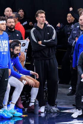 February 22, 2026, Inglewood, California, USA: Franz Wagner 22 of the Orlando Magic on the sidelines during their regular season NBA, Basketball Herren, USA game against the Los Angeles Clippers on Sunday February 22, 2026 at Intuit Dome in Inglewood, California. Clippers lose to Magic, 109-111. ARIANA RUIZ PI Inglewood USA - ZUMAp124 20260222_zaa_p124_112 Copyright: xArianaxRuizx