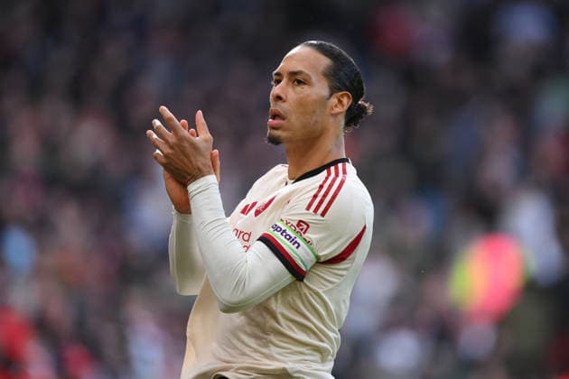 Nottingham Forest v Liverpool - Premier League Virgil van Dijk of Liverpool applauds his team s supporters during the Premier League match between Nottingham Forest and Liverpool at the City Ground in Nottingham, England, on February 22, 2026. Nottingham Nottinghamshire United Kingdom  Copyright: xMIxNewsx originalFilename:fletcher-nottingh260222_npvMV.jpg