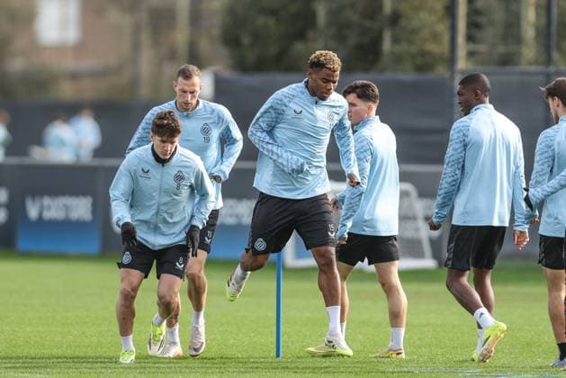 Club s Christos Tzolis and Club s Raphael Onyedika pictured during a training session of Belgian soccer team Club Brugge, in Knokke-Heist, on Monday 23 February 2026. Tomorrow, Club Brugge will play against Spanish team Atletico Madrid, a return leg game in the Knockout phase play-offs of the UEFA Champions League tournament. BRUNOxFAHY  x164616123x