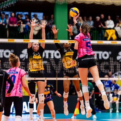 22.02.2026, GER, Volleyball, Frauen, Saison 25 26, ZOI DVV-Pokal, Halbfinale, VfB 91 Suhl Lotto Thueringen - Allianz MTV Stuttgart Lydia Grote (Allianz MTV Stuttgart) 98527 Suhl Sporthalle Wolfsgrube Thüringen Deutschland