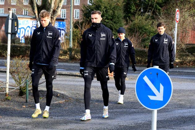 DEU, DFL, 2. FBL Hertha BSC, Training, 23.02.2026, Sportforum, Berlin, DEU, DFL, 2. FBL Hertha BSC, Training, im Bild Hertha-Spielerkreis, Luca Schuler (Hertha BSC Berlin 18), Josip Brekalo (Hertha BSC Berlin 7) DFL - regulations prohibit any use of Photographs as image sequences and or quasi-video