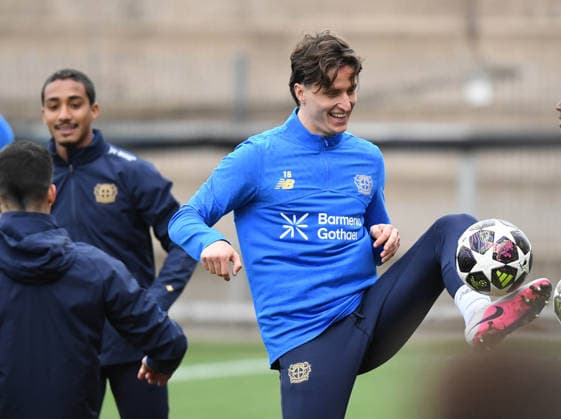 23.02.2026, xophax, Fussball , UEFA Champions League , 2025 2026 , Training von Bayer Leverkusen vor dem Spiel gegen Olympiakos Piräus. Tim Oermann ( Bayer Leverkusen ) Leverkusen