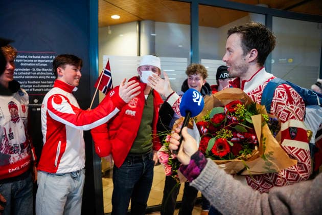 Johannes Hosflot Klaebo lander pa Vaernes lufthavn Stjordal 20260223. Emil Iversen tilbake pa norsk jord etter OL i Italia. Foto: Ole Martin Wold NTB Stjordal Norge EDITORIAL USE ONLY. RESTRICTED USE FOR BETTING COMPANIES Ref:_SPO_DWNfpzsvdQ.jpg *** Johannes Hosflot Klaebo lands at Vaernes Airport Stjordal 20260223 Emil Iversen back on Norwegian soil after the Olympics in Italy Photo Ole Martin Wold NTB Stjordal Norway EDITORIAL USE ONLY RESTRICTED USE FOR BETTING COMPANIES  Copyright: xOlexMartinxWoldx xNTBx