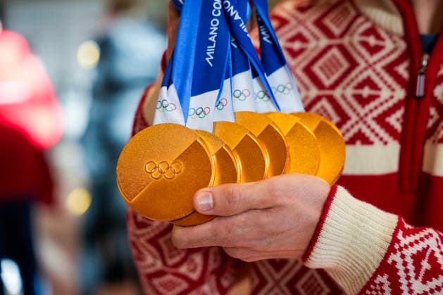Johannes Hosflot Klaebo lander pa Vaernes lufthavn Stjordal 20260223. Johannes Hosflot Klaebo tilbake pa norsk jord med sine 6 olympiske gullmedaljer etter OL i Italia. Foto: Ole Martin Wold NTB Stjordal Norge EDITORIAL USE ONLY. RESTRICTED USE FOR BETTING COMPANIES Ref:_SPO3Imgqr-8FlY.jpg *** Johannes Hosflot Klaebo lands at Vaernes Airport Stjordal 20260223 Johannes Hosflot Klaebo back on Norwegian soil with his 6 Olympic gold medals after the Olympics in Italy Photo Ole Martin Wold NTB Stjordal Norway EDITORIAL USE ONLY RESTRICTED USE FOR BETTING COMPANIES  Copyright: xOlexMartinxWoldx xNTBx
