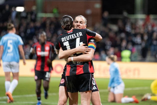 23.02.2026, xhfmx, Fussball Google Pixel Frauen-Bundesliga, Eintracht Frankfurt - SC Freiburg Laura Freigang (Eintracht Frankfurt Frauen) bejubelt Ihren Treffer zum 1:0 gegen Freiburg mit Geraldine Reuteler (Eintracht Frankfurt Frauen) . Tor, Goal, Jubel, Celebration (DFL DFB REGULATIONS PROHIBIT ANY USE OF PHOTOGRAPHS as IMAGE SEQUENCES and or QUASI-VIDEO) Frankfurt am Main