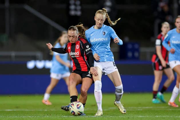Lisanne Graewe (Eintracht Frankfurt) und Meret Felde (SC Freiburg) kaempfen um den Ball, Google Pixel Frauen-Bundesliga, Eintracht Frankfurt v SC Freiburg, Stadion am Brentanobad am 23. February 2026 in Frankfurt, Deutschland. (Foto von Marco Steinbrenner DeFodi Images) Lisanne Graewe (Eintracht Frankfurt) und Meret Felde (SC Freiburg) battle for the ball, Google Pixel Frauen-Bundesliga, Eintracht Frankfurt v SC Freiburg, Stadion am Brentanobad, February 23, 2026 in Frankfurt, Germany. (Photo by Marco Steinbrenner DeFodi Images) DFB DFL REGULATIONS PROHIBIT ANY USE OF PHOTOGRAPHS AS IMAGE SEQUENCES AND OR QUASI-VIDEO. -