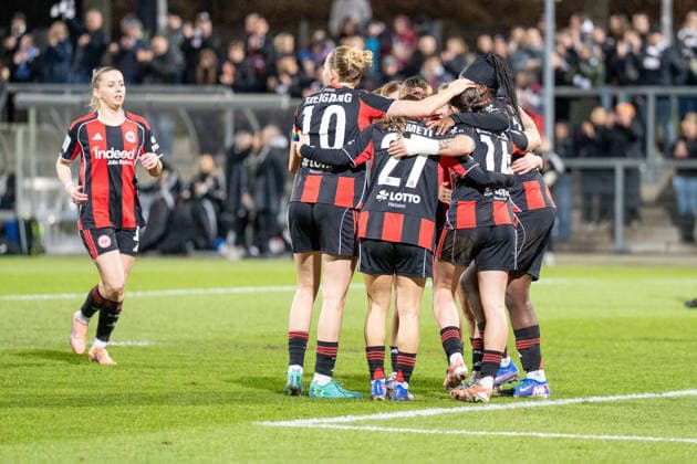 23.02.2026, xhfmx, Fussball Google Pixel Frauen-Bundesliga, Eintracht Frankfurt - SC Freiburg Die Eintracht Frankfurt Frauen bejubeln das 2:0 durch Elisa Senß (Eintracht Frankfurt Frauen) gegen den SC Freiburg. Tor, Goal, Jubel, Celebration (DFL DFB REGULATIONS PROHIBIT ANY USE OF PHOTOGRAPHS as IMAGE SEQUENCES and or QUASI-VIDEO) Frankfurt am Main