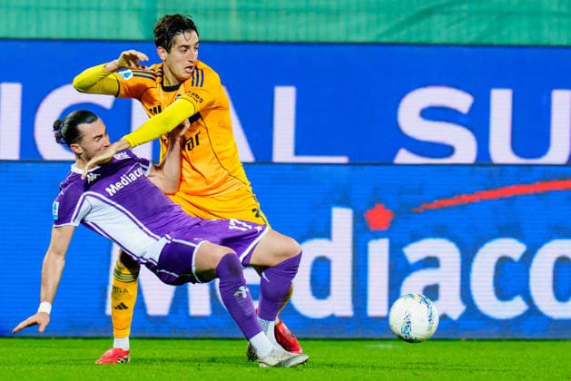 ACF Fiorentina v Pisa SC - Serie A Enilive Jack Harrison of ACF Fiorentina and Samuele Angori of Pisa SC compete for the ball during the serie Serie A Enilive match between ACF Fiorentina and Pisa SC at Stadio Artemio Franchi on February 23, 2026 in Florence, Italy Florence Stadio Artemio Franchi Tuscany Italy Copyright: xGiuseppexMaffiax 260223_SerieA_Fiorentina-Pisa_GM_09823