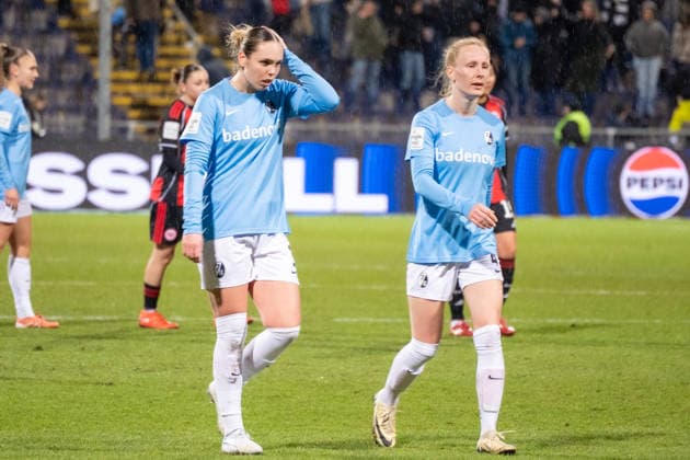 Deutschland: Fussball Google Pixel Frauen-Bundesliga 2025 2026 - Eintracht Frankfurt vs SC Freiburg - 19. Spieltag - Am Brentanobad-Stadion (Frankfurt): nach dem Spiel Alina Axtmann (SC Freiburg, 3) Gesichtsausdruck, Traurig Copyright: xOrhanxHabashx