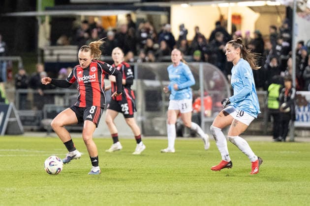 23.02.2026, xhfmx, Fussball Google Pixel Frauen-Bundesliga, Eintracht Frankfurt - SC Freiburg v.l. Lisanne Gräwe (Eintracht Frankfurt Frauen) , Selina Vobian (SC Freiburg Frauen) (DFL DFB REGULATIONS PROHIBIT ANY USE OF PHOTOGRAPHS as IMAGE SEQUENCES and or QUASI-VIDEO) Frankfurt am Main
