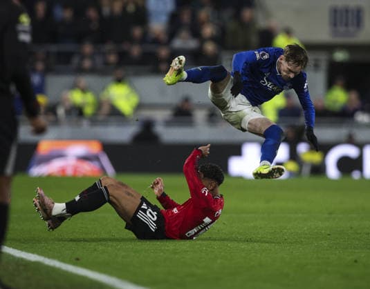 Everton v Manchester Utd, FA Premier League 23.02.26 Everton v Manchester Utd, FA Premier League Bradley Ormesher The Times Matheus Cunha of Manchester United, ManU and James Garner of Everton  Copyright: xBradleyxOrmesherx NINTCHDBPICT001061637588