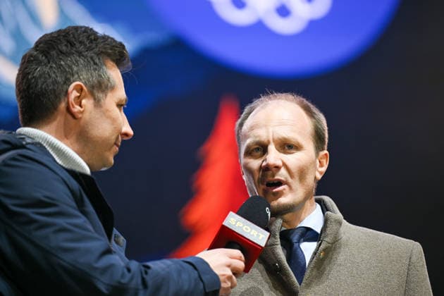 OLYMPICS - Winter Olympic Games, Olympische Spiele, Olympia, OS Milano Cortina 2026 INNSBRUCK,AUSTRIA,23.FEB.26 - OLYMPICS - Winter Olympic Games Milano Cortina 2026, Olympic Team Austria, medal celebration. Image shows Lukas Schweighofer (ORF) and mayor Johannes Anzengruber.  GEPAxpictures xDanielxSchoenherr