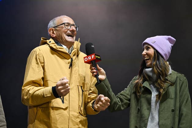 OLYMPICS - Winter Olympic Games, Olympische Spiele, Olympia, OS Milano Cortina 2026 INNSBRUCK,AUSTRIA,23.FEB.26 - OLYMPICS - Winter Olympic Games Milano Cortina 2026, Olympic Team Austria, medal celebration. Image shows governor Anton Mattle (Tyrol) and Karina Toth (ORF).  GEPAxpictures xDanielxSchoenherr