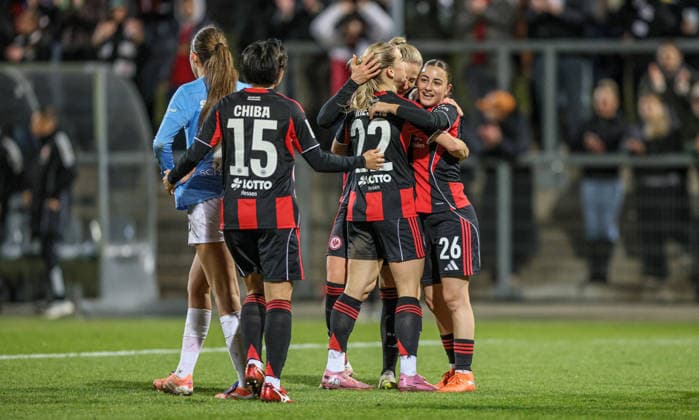 GER, Frankfurt, Eintracht Frankfurt vs SC Freiburg, Google Pixel Bundesliga, Fussball, DFB, Spielzeit 2025 2026, Stadion am Brentanobad, 19. Spieltag im Bild: Tor, Jubel und Freude, Emotionen, Nadine Riesen (Eintracht Frankfurt Frauen 22), Rebecka Blomqvist (Eintracht Frankfurt Frauen 28), Ainhoa Alguacil (Eintracht Frankfurt Frauen 26) DFB DFL REGULATIONS PROHIBIT ANY USE OF PHOTOGRAPHS AS IMAGE SEQUENCES AND OR QUASI-VIDEO, 23.02.2026 Copyright: HMBxMedia HendrikxHamelau