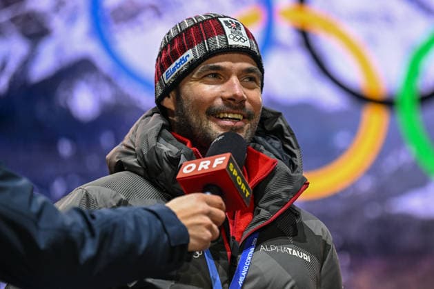 OLYMPICS - Winter Olympic Games, Olympische Spiele, Olympia, OS Milano Cortina 2026 INNSBRUCK,AUSTRIA,23.FEB.26 - OLYMPICS - Winter Olympic Games Milano Cortina 2026, Olympic Team Austria, medal celebration. Image shows Vincent Kriechmayr (AUT).  GEPAxpictures xDanielxSchoenherr