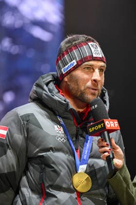 OLYMPICS - Winter Olympic Games, Olympische Spiele, Olympia, OS Milano Cortina 2026 INNSBRUCK,AUSTRIA,23.FEB.26 - OLYMPICS - Winter Olympic Games Milano Cortina 2026, Olympic Team Austria, medal celebration. Image shows Benjamin Karl (AUT).  GEPAxpictures xDanielxSchoenherr