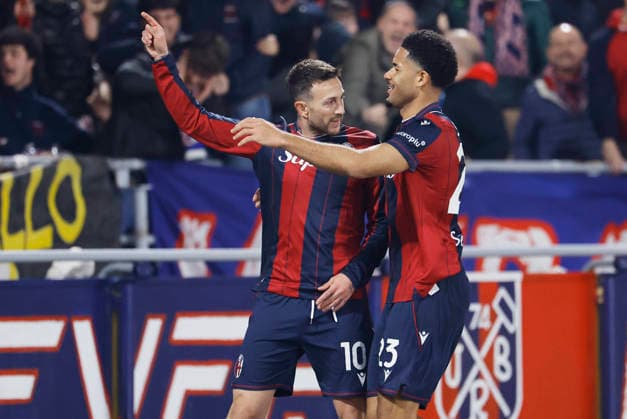February 23, 2026, Bologna, BOLOGNA: Bologna s Federico Bernardeschi jubilates with his teammate Simon Sohm after scoring the goal during the Italian Serie A soccer match Bologna FC vs Udinese Calcio at Renato Dall Ara stadium in Bologna, Italy, 23 February 2026. ANSA SERENA CAMPANINI Serie A: Bologna - Udinese  - ZUMAa110 20260223_zaf_a110_080 Copyright: xSerenaxCampaninix