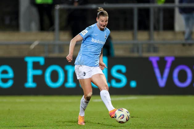 Julia Stierli (SC Freiburg) kontrolliert den Ball, Google Pixel Frauen-Bundesliga, Eintracht Frankfurt v SC Freiburg, Stadion am Brentanobad am 23. February 2026 in Frankfurt, Deutschland. (Foto von Marco Steinbrenner DeFodi Images) Julia Stierli (SC Freiburg) controls the ball, Google Pixel Frauen-Bundesliga, Eintracht Frankfurt v SC Freiburg, Stadion am Brentanobad, February 23, 2026 in Frankfurt, Germany. (Photo by Marco Steinbrenner DeFodi Images) DFB DFL REGULATIONS PROHIBIT ANY USE OF PHOTOGRAPHS AS IMAGE SEQUENCES AND OR QUASI-VIDEO. -