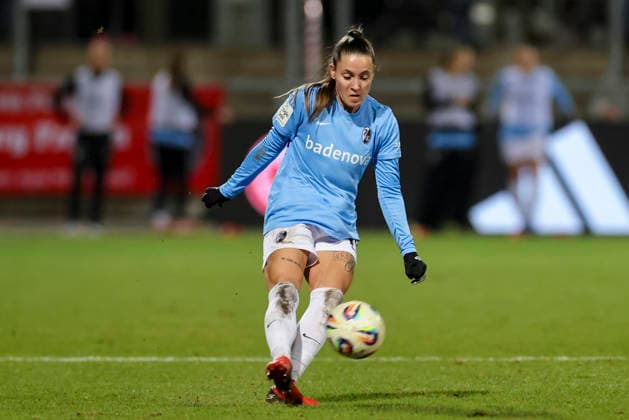 Selina Vobian (SC Freiburg) kontrolliert den Ball, Google Pixel Frauen-Bundesliga, Eintracht Frankfurt v SC Freiburg, Stadion am Brentanobad am 23. February 2026 in Frankfurt, Deutschland. (Foto von Marco Steinbrenner DeFodi Images) Selina Vobian (SC Freiburg) controls the ball, Google Pixel Frauen-Bundesliga, Eintracht Frankfurt v SC Freiburg, Stadion am Brentanobad, February 23, 2026 in Frankfurt, Germany. (Photo by Marco Steinbrenner DeFodi Images) DFB DFL REGULATIONS PROHIBIT ANY USE OF PHOTOGRAPHS AS IMAGE SEQUENCES AND OR QUASI-VIDEO. -