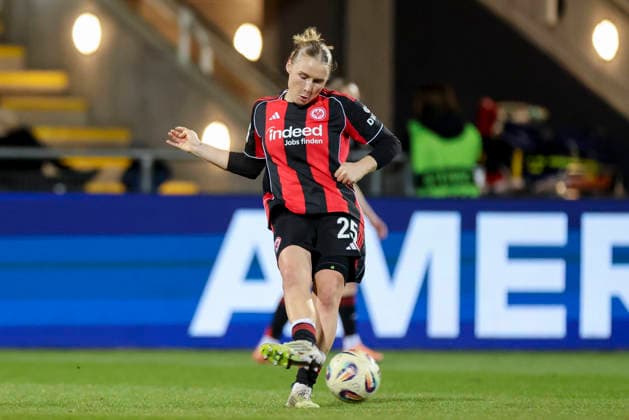 Jelle Veit (Eintracht Frankfurt) kontrolliert den Ball, Google Pixel Frauen-Bundesliga, Eintracht Frankfurt v SC Freiburg, Stadion am Brentanobad am 23. February 2026 in Frankfurt, Deutschland. (Foto von Marco Steinbrenner DeFodi Images) Jelle Veit (Eintracht Frankfurt) controls the ball, Google Pixel Frauen-Bundesliga, Eintracht Frankfurt v SC Freiburg, Stadion am Brentanobad, February 23, 2026 in Frankfurt, Germany. (Photo by Marco Steinbrenner DeFodi Images) DFB DFL REGULATIONS PROHIBIT ANY USE OF PHOTOGRAPHS AS IMAGE SEQUENCES AND OR QUASI-VIDEO. -