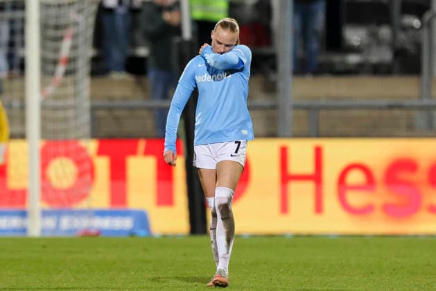 Tessa Blumenberg (SC Freiburg) schaut enttaeuscht, Google Pixel Frauen-Bundesliga, Eintracht Frankfurt v SC Freiburg, Stadion am Brentanobad am 23. February 2026 in Frankfurt, Deutschland. (Foto von Marco Steinbrenner DeFodi Images) Tessa Blumenberg (SC Freiburg) looks dejected, Google Pixel Frauen-Bundesliga, Eintracht Frankfurt v SC Freiburg, Stadion am Brentanobad, February 23, 2026 in Frankfurt, Germany. (Photo by Marco Steinbrenner DeFodi Images) DFB DFL REGULATIONS PROHIBIT ANY USE OF PHOTOGRAPHS AS IMAGE SEQUENCES AND OR QUASI-VIDEO. -