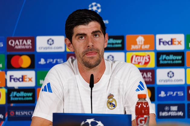 Thibaut Courtois seen during the Real Madrid Training Session and press conference, PK, Pressekonferenz before UCL knock out game against SL Benfica (Maciej Rogowski Ball Raw Images) Madrid Ciudad Real Madrid Spain Copyright: xMaciejxRogowskix maciejrogowski_conference_realmadrid-thibaoutcourtois_2526-02