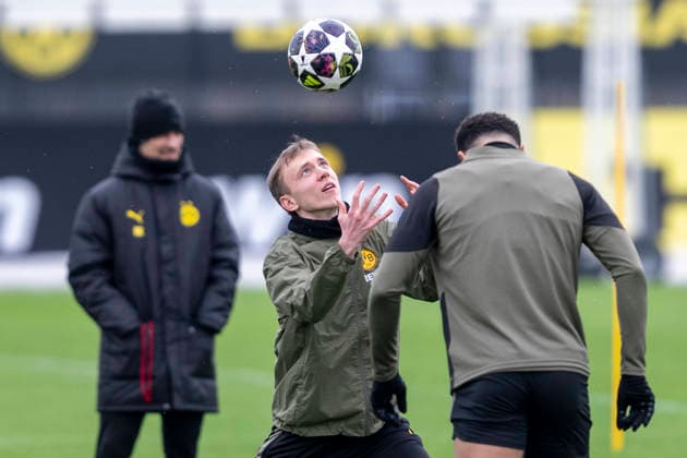 24.02.2026: Fußball: Training von Borussia Dortmund auf dem Trainingsgelände in Brackel vor dem Rückspiel in den Play Offs der Champions League bei Atalanta Bergamo. Maximilian Beier (Borussia Dortmund) in Aktion. Copyright: xDavidxInderliedx