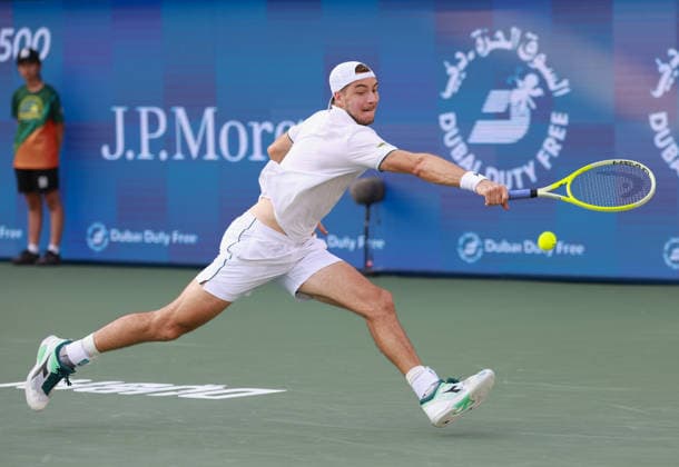 Jan-Lennard Struff (GER), Dubai Duty Free Tennis Championships, Dubai, U.A.E. Tennis - Dubai Tennis Championships 2025 - ATP, Tennis Herren - Dubai Duty Free Tennis Stadium - Dubai - - United Arab Emirates - 24 February 2026. Copyright: xJuergenxHasenkopfx