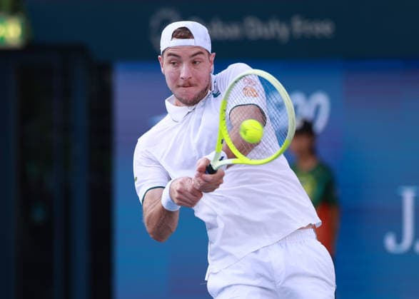 Jan-Lennard Struff (GER), Dubai Duty Free Tennis Championships, Dubai, U.A.E. Tennis - Dubai Tennis Championships 2025 - ATP, Tennis Herren - Dubai Duty Free Tennis Stadium - Dubai - - United Arab Emirates - 24 February 2026. Copyright: xJuergenxHasenkopfx