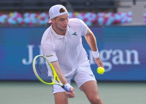 Jan-Lennard Struff (GER), Dubai Duty Free Tennis Championships, Dubai, U.A.E. Tennis - Dubai Tennis Championships 2025 - ATP, Tennis Herren - Dubai Duty Free Tennis Stadium - Dubai - - United Arab Emirates - 24 February 2026. Copyright: xJuergenxHasenkopfx