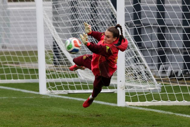 24.02.2026, xgrfx, Fussball DFB-Medientermine, Deutsche Frauennationalmannschaft - Training v.l. Ena Mahmutovic (Deutsche Frauennationalmannschaft) (DFL DFB REGULATIONS PROHIBIT ANY USE OF PHOTOGRAPHS as IMAGE SEQUENCES and or QUASI-VIDEO) Frankfurt am Main