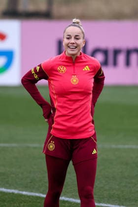 Frankfurt am Main, Deutschland 24. Februar 2026: Vorbereitung auf das Frauen WM-Qualifikationsspiel Deutschland vs. Slovenien - Training Im Bild: Giulia Gwinn (Deutschland) beim Training auf dem DFB Campus in Frankfurt Copyright: HMBxMedia MadeleinexFantini