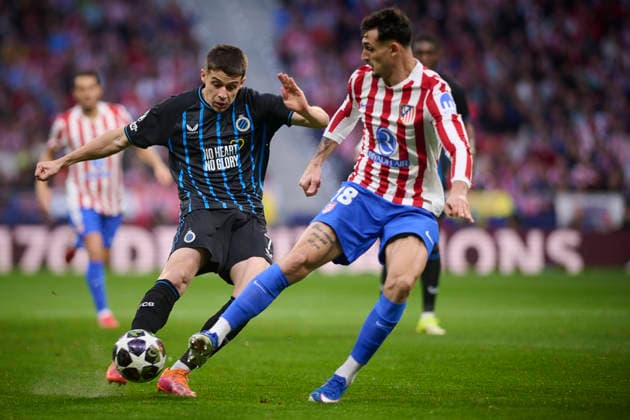 ATLETICO DE MADRID v CLUB BRUGGE KV. CHAMPIONS LEAGUE 2025 2026. ROUND KO PLAY-OFFS 2ND LEG MATCH. Atletico de Madrid s Marc Pubill (r) and Club Brugge KV s Nicolo Tresoldi during Champions League 2025 2026, KO play-offs 2nd leg match. February 24 ,2026. (ALTERPHOTOS Jorge Ropero) MadridSpain  Copyright: xJorgexRoperox