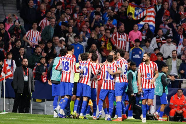 Players of Atletico seen celebrating after goal from Johnny Cardoso during UEFA Champions League knock out phase game between Atletico de Madrid and Club Brugge KV (Maciej Rogowski Ball Raw Images) Madrid Riyadh Air Metropolitano Spain Copyright: xMaciejxRogowskix maciejrogowski_atletico_clubbrugge_2526-32