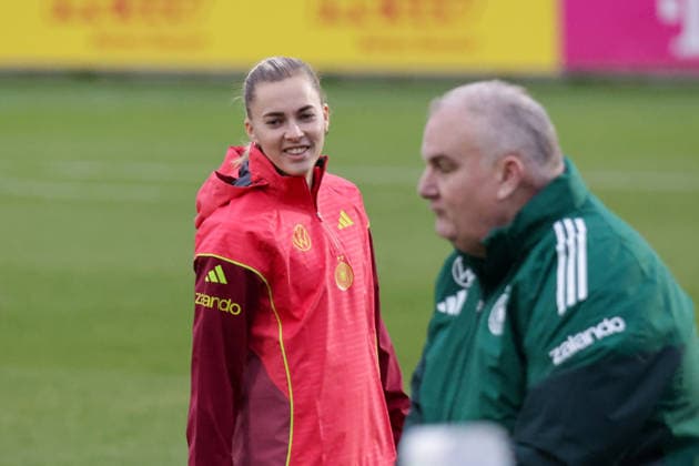 24.02.2026, xgrfx, Fussball DFB-Medientermine, Deutsche Frauennationalmannschaft - Training v.l. Laura Freigang (Deutsche Frauennationalmannschaft) (DFL DFB REGULATIONS PROHIBIT ANY USE OF PHOTOGRAPHS as IMAGE SEQUENCES and or QUASI-VIDEO) Frankfurt am Main