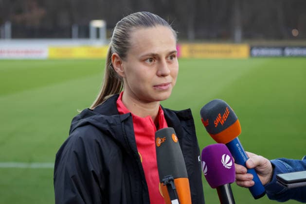 24.02.2026, xgrfx, Fussball DFB-Medientermine, Deutsche Frauennationalmannschaft - Training v.l. Klara Bühl im Interview (Deutsche Frauennationalmannschaft) (DFL DFB REGULATIONS PROHIBIT ANY USE OF PHOTOGRAPHS as IMAGE SEQUENCES and or QUASI-VIDEO) Frankfurt am Main